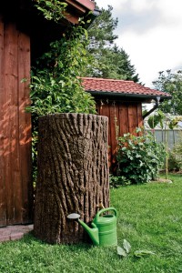 Zbiornik dekoracyjny na deszczówkę 475 L Evergreen orzechowy MPI zbiornik na wodę deszczową 475 l