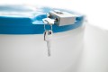 zbiornik-na-adblue-1500l-fortis-eco-blue-one-widok-zamkniecia-pokrywy-na-klodke