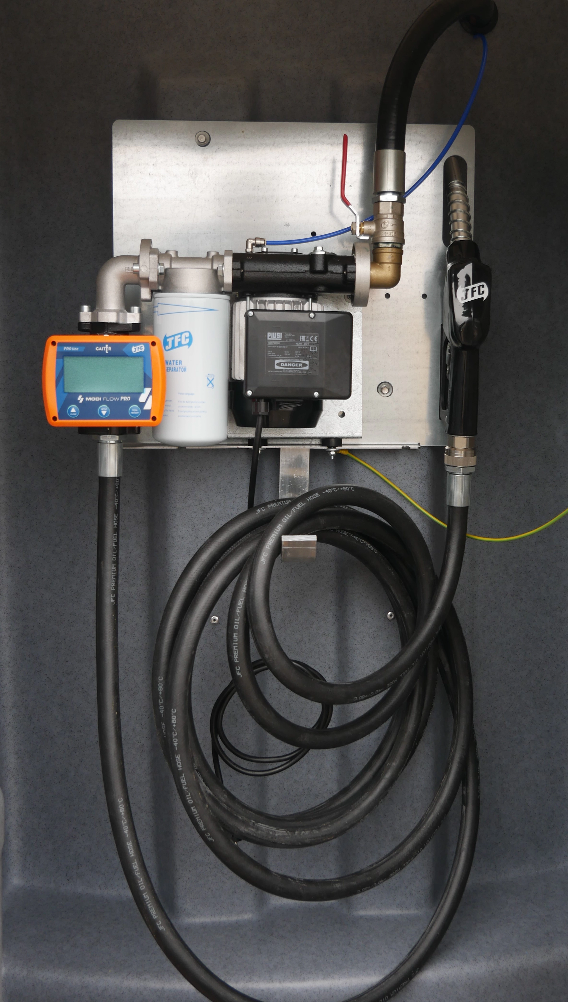 Zbiornik na paliwo 9000L JFC DIESEL BASIC – szafa dystrybucyjna z układem.